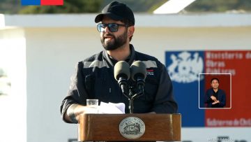 22102528 PRESIDENTE BORIC EN ADUCCIÓN DEL RÍO LA LIGUA 01