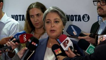 27102528 JEANNETTE JARA RECIBE A SOFOFA 01