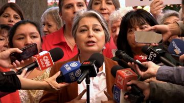 29102503 PUNTO DE PRENSA DE JEANNETTE JARA 01 (1)