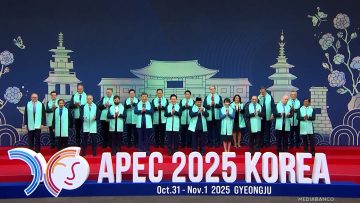 011125KOR02 APOYO FOTO OFICIAL CLAUSURA APEC 2025 01