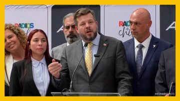 04112508 PUNTO DE PRENSA JOHANNES KAISER POST DEBATE ARCHI DEST (1)