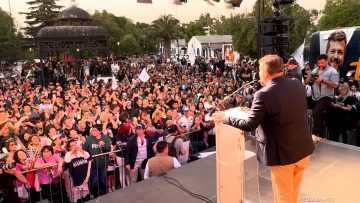 05112501 APOYOS JOHANNES KAISER EN MAIPU 01 (1)