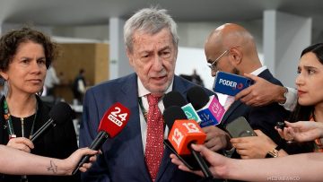 061125BRA05 DECLARACIONES CANCILLER VAN KLAVEREN 01