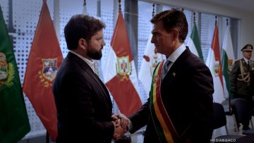 081125BOL01 PRESIDENTE BORIC EN CAMBIO DE MANDO EN BOLIVIA 01