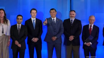 10112516 LLEGADA CANDIDATOS A DEBATE ANATEL 22