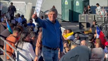 11112517 LLEGADA DE LAUTARO CARMONA A CIERRE DE CAMPAÑA DE JEANNETTE JARA 01