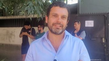 23112513 PARLAMENTARIOS OFICIALISTAS TRAS ENCUENTRO CON JEANNETTE JARA 01