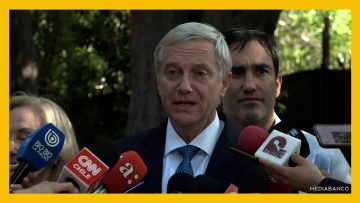 24112512 PUNTO PRENSA JAK JUNTO A FAMILIA PIÑERA 01 D