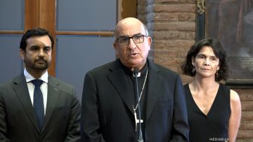 25112509 PUNTO DE PRENSA MINISTRO DE JUSTICIA Y ARZOBISPO DE SANTIAGO 01 (1)