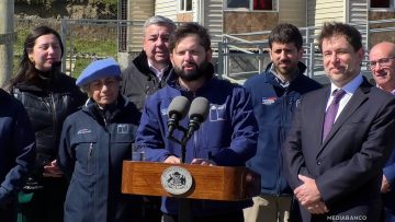 261125PTOWI02 PRESIDENTE BORIC INAUGURA SUCURSAL BANCO ESTADO EN PUERTO WILLIMAS 16 (1)