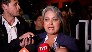 271125ANTO03 DECLARACIONES JEANNETTE JARA EN PARQUE NICOLAS TIRADO 05