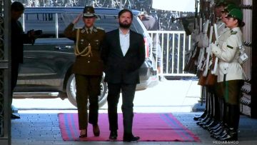 01122501 HONORES PRESIDENTE BORIC EN LA MONEDA 01 (1)