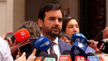 02122509 MINISTRO DE JUSTICIA Y FAMILIARES DE EJECUTADOS POLÍTICOS 01