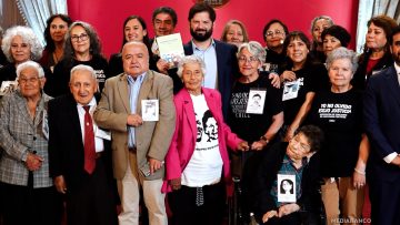 02122510 APOYO DESAYUNO PRESIDENTE CON FAMILIARES DE EJECUTADOS POLÍTICOS 01