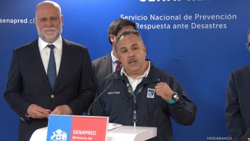 11122513 METEORÓLOGO SOBRE CAMBIO DE TEMPERATURAS 01