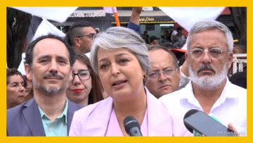 111225OVA01 PUNTO DE PRENSA JEANNETTE JARA EN OVALLE DEST