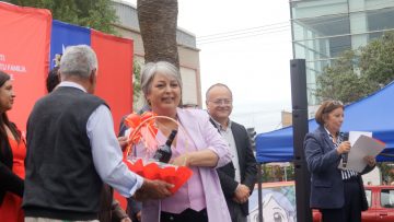 111225OVA03 APOYOS JEANNETTE JARA EN OVALLE 01