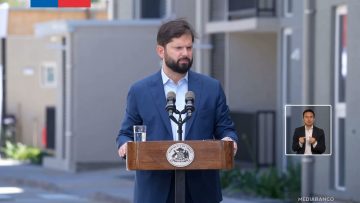 16122505 PRESIDENTE BORIC ENTREGA VIVIENDAS EN QUILICURA 01