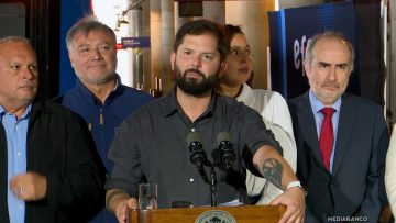 01082617 PRESIDENTE BORIC VISITA NUEVOS TRENES 01