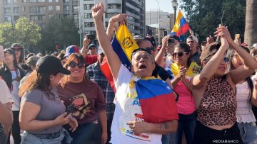 03012601 APOYO Y DECLARACIONES VENEZOLANOS EN CHILE, PLAZA ALMAGRO 01