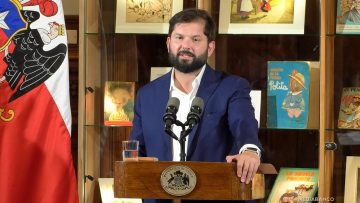 15012613 PRESIDENTE BORIC INAUGURA SALA DE LECTURA INFANTIL 01 (1)