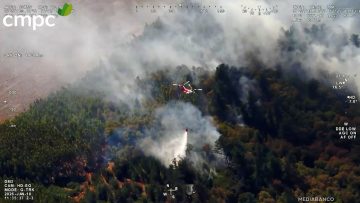 18012612 APOYO AÉREO COMBATE INCENDIOS FORESTALES EN EL SUR 01