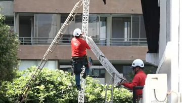 19012614 APOYO MONTAJE ANUNCIÓ GABINETE KAST 01