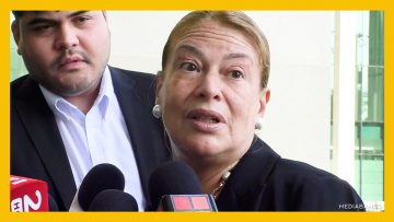 20012608 DECLARACIONES ANGELA VIVANCO AL LLEGAR A TRIBUNAL SAN MIGUEL 08