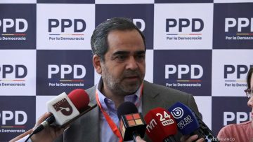 24012610 DECLARACIONES JAIME QUINTANA TRAS CONSEJO NACIONAL PPD 01