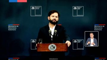 17022616 PRESIDENTE BORIC CON MIEMBROS DEL CUERPO DIPLOMÁTICO 01