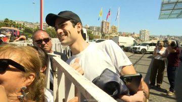 200226FVM MATEO BOCELLI SALUDA A FANS 05