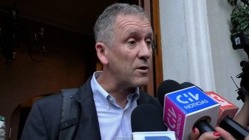 03032601 LLEGADA MINISTRO UÑOZ A LA MONEDA 07