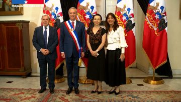 110326CAMBIO80 SALUDOS PROTOCOLARES EN LA MONEDA 01