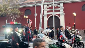 110326CAMBIO81 LLEGADA FORD GALAXIE 01