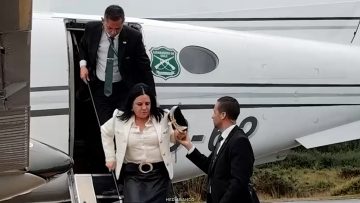 110326PVARAS02 APOYOS MINISTRA STEINERT EN PUERTO VARAS 01