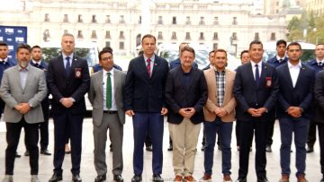 16032608 AUTORIDADES ENTREGAN 15 NUEVOS VEHÍCULOS ESPECIALIZADOS 01