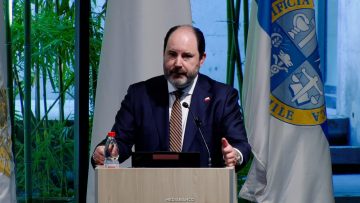 17032619 MINISTRO DEL TRABAJO EN CONVERSATORIO DE LA UC 01