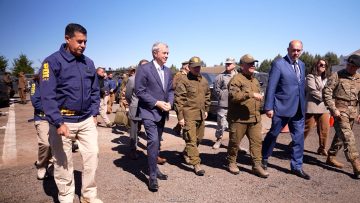 250326TEMU01 VISITA PRESIDENTE KAST COMISARÍA EN ERCILLA 19