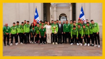 01042612 PRESIDENTE KAST CON PLANTEL SUB-20 DE SANTIAGO WANDERERS DEST