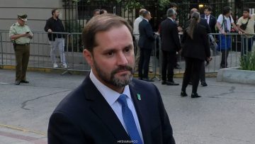 01042629 ALCALDE BELLOLIO EN MISA POR JAIME GUZMÁN 07