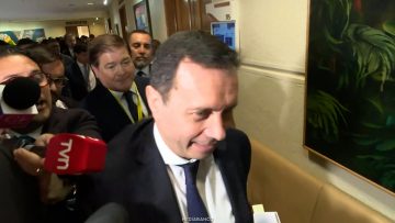 060426C03 SALIDA DIRECTOR PDI DEL CONGRESO 01