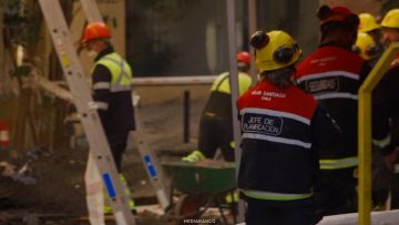 15042603 APOYOS BOMBEROS POR INCENDIO EN SANTIAGO 01