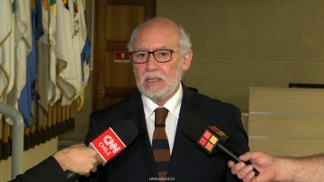 150426C24 DECLARACIONE SENADOR IVÀN FLORES TRAS CADENA NACIONAL 05