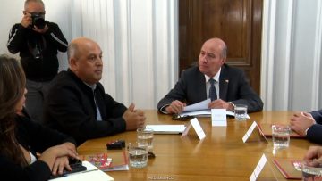 17042619 APOYO MINISTRO DE HACIENDA EN REUNIÓN POR SALARIO MÍNIMO 01 (2)