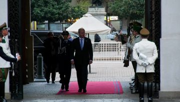 20042602 HONORES PRESIDENTE KAST 01 (1)