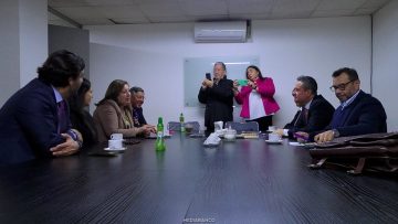 23042619 APOYOS SALUDO DEL PS A LA DC 01