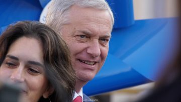 24042602 APOYOS PRESIDENTE EN ACTIVIDAD 4 MIL REMOLINOS DE VIENTO 01