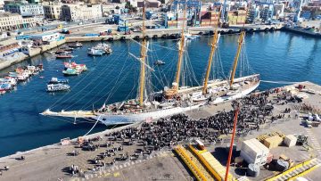 25042621 ZARPE BUQUE ESCUELA ESMERALDA 01