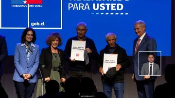 280426RAN03 PRESIDENTE KAST EN ENTREGA DE TÍTULOS DE DOMINIO 01