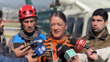 09082610 CARABINEROS POR JOVEN DESAPARECIDO EN CERRO PANUL 01
